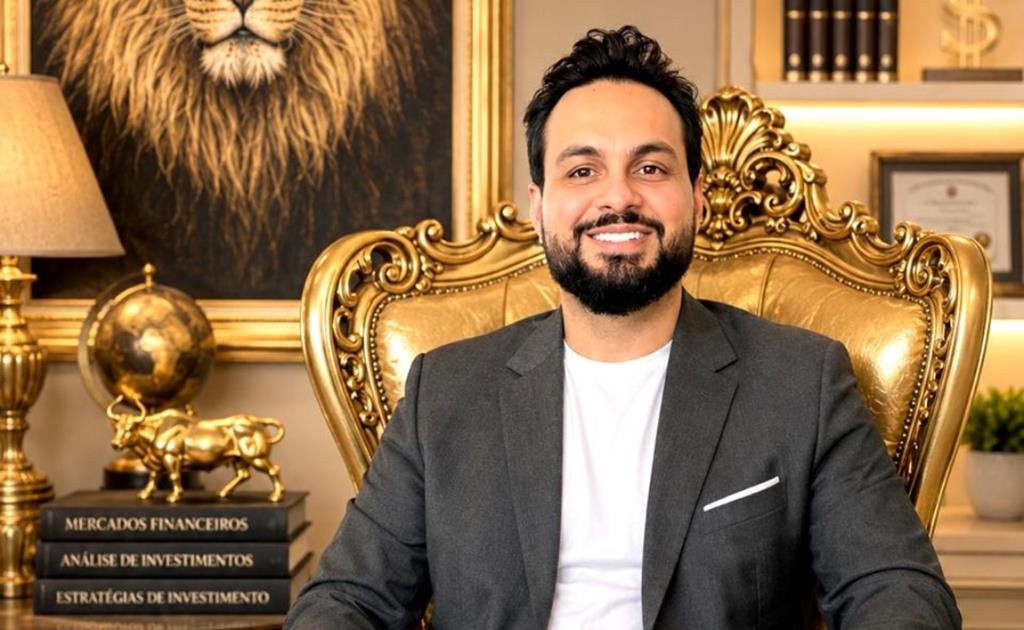 Especialista financeiro Wanderson Lopes é homenageado em evento nacional após alcançar R$ 1 milhão em faturamento