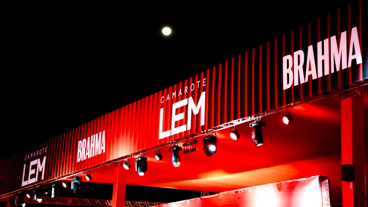Camarote LEM estreia com sucesso absoluto e lota na primeira noite do Arraiá de LEM